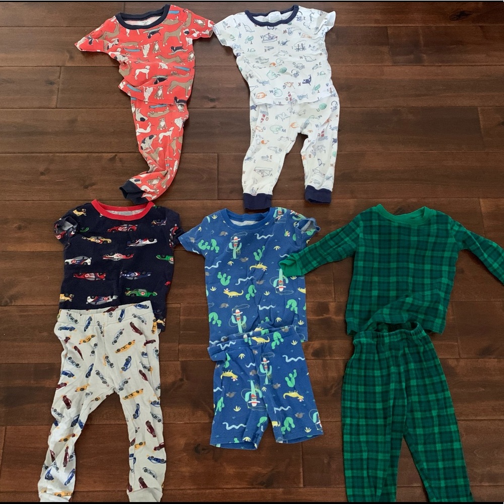 5 pairs of 18-24 months pajamas cars, animals, alphabet, plaid, etc